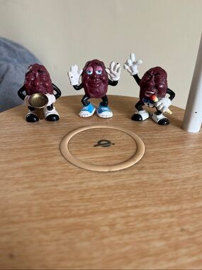 3 of the 1987 California Raisins